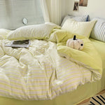 ensemble literie bleu clair rayures horizontales moderne couvre lit taies d'oreiller coton polyester frais