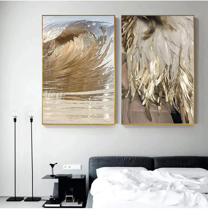 Peinture sur toile ailes d'ange abstraites accrochée au-dessus d'un canapé