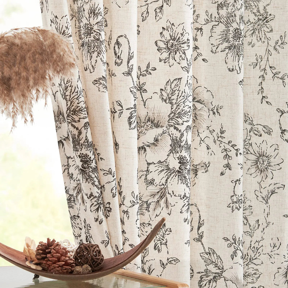 rideau fleur lin beige clair noir rustique romantique fenetre chambre coucher