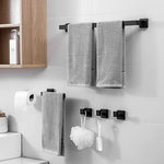 accessoires salle bain noir mat moderne porte serviettes rouleau papier savon