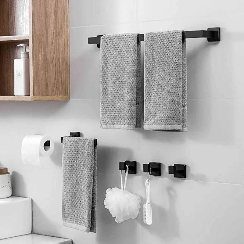 accessoires salle bain noir mat moderne porte serviettes rouleau papier savon