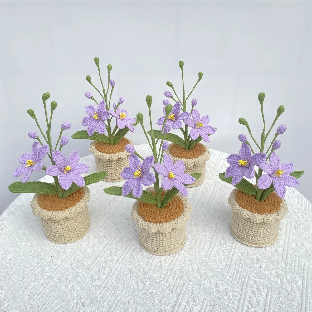 fleurs artificielles tricotées violettes bleues rouges jaunes pot intérieur décoration maison artisanal