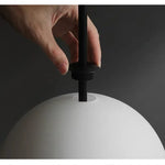 lustre suspension boules verre blanc moderne opalescent encastré minimaliste chambre salle manger