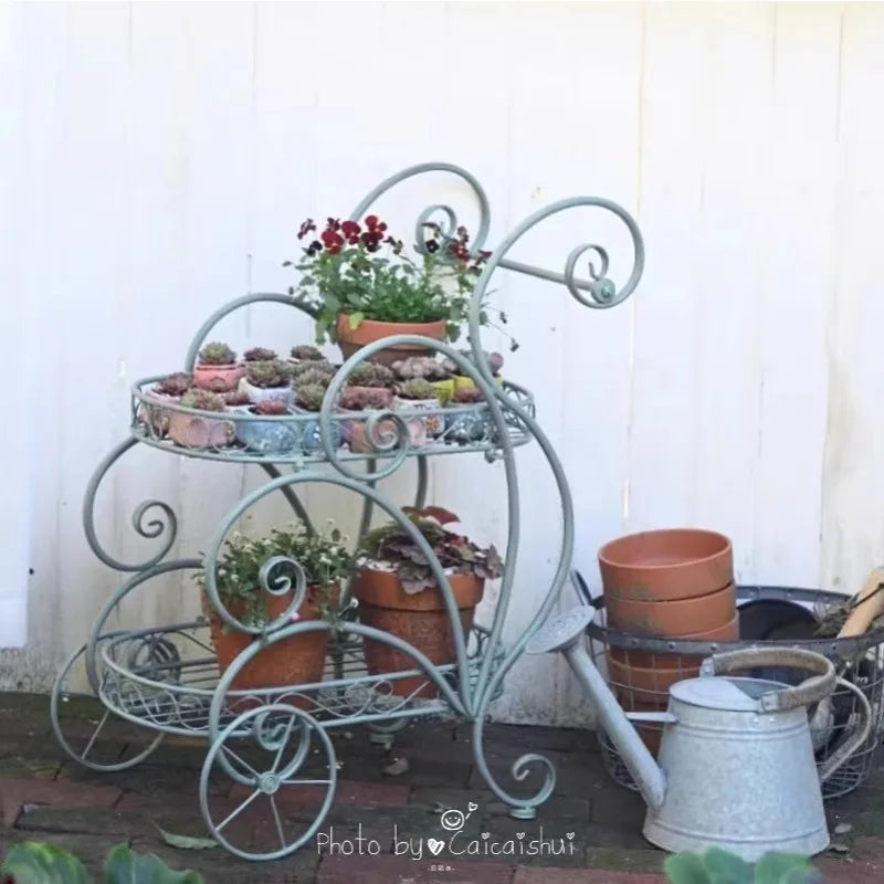 support mobile fleurs étagère métal vintage deux niveaux roues blanc gris bleuté Pods différentes