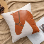 housse coussin polyester équestre motif harnais boucles métalliques dorées contemporain