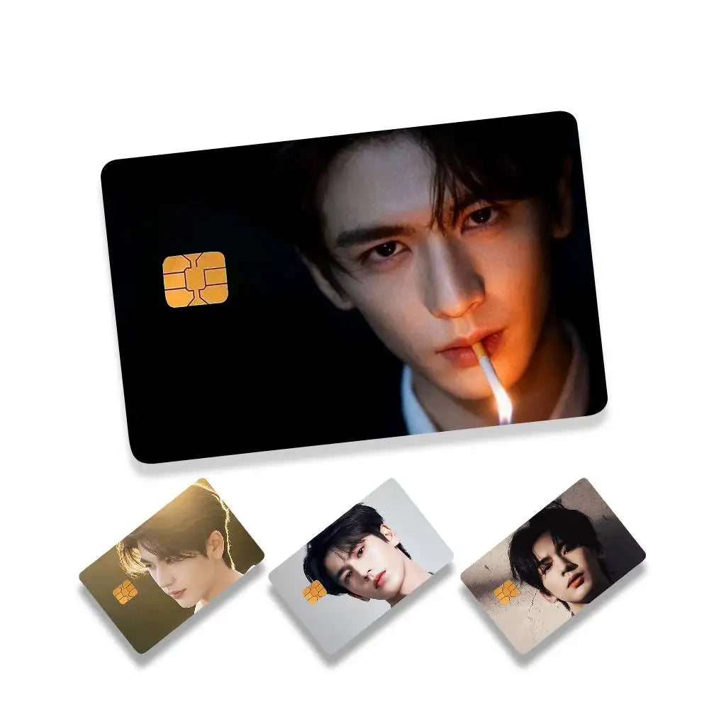 protection carte crédit personnalisée photos personne moderne opaque sans marques