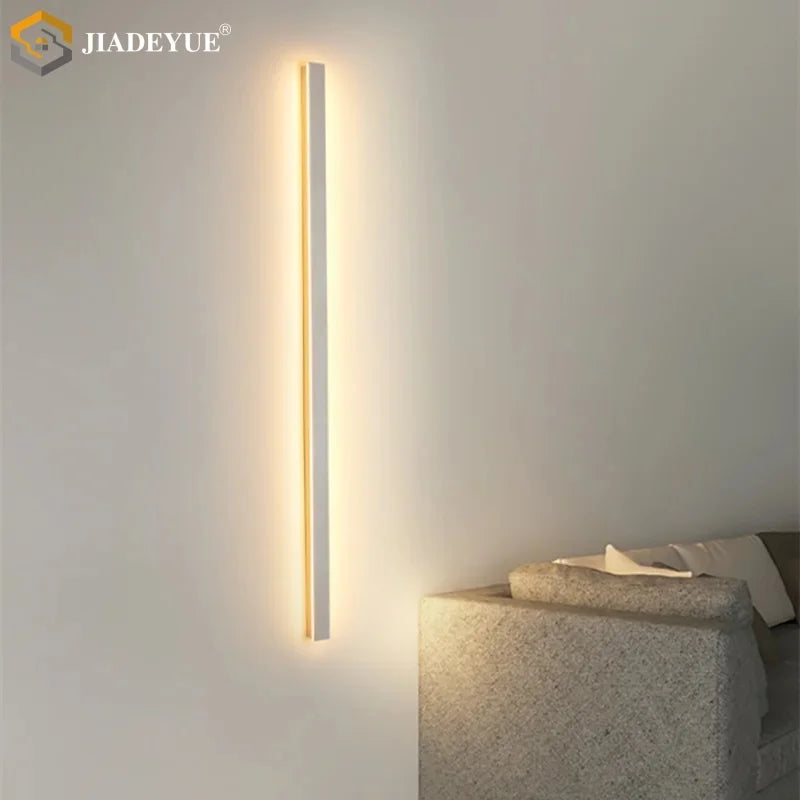 lampe murale led blanche longue moderne salon chambre couloir éclairage intérieur minimaliste