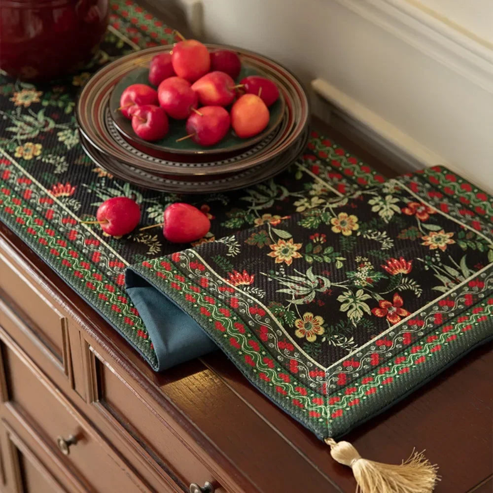 chemin table vintage fleurs pompons noir rouge vert classique coton polyester dîner maison festive