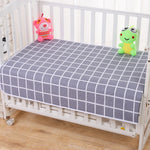 drap lit bébé multicolore voitures animaux imprimé bleu blanc coeurs étoiles lunes jaune