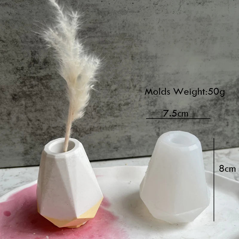moulages silicone vases blanc bleu marine fleurs artificielles moderne minimalisteDecoration intérieure
