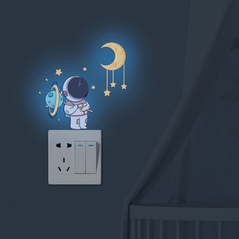 sticker mural lumineux astronaute lune étoiles planète cartoon adhésif chambre enfant bleu blanc vert
