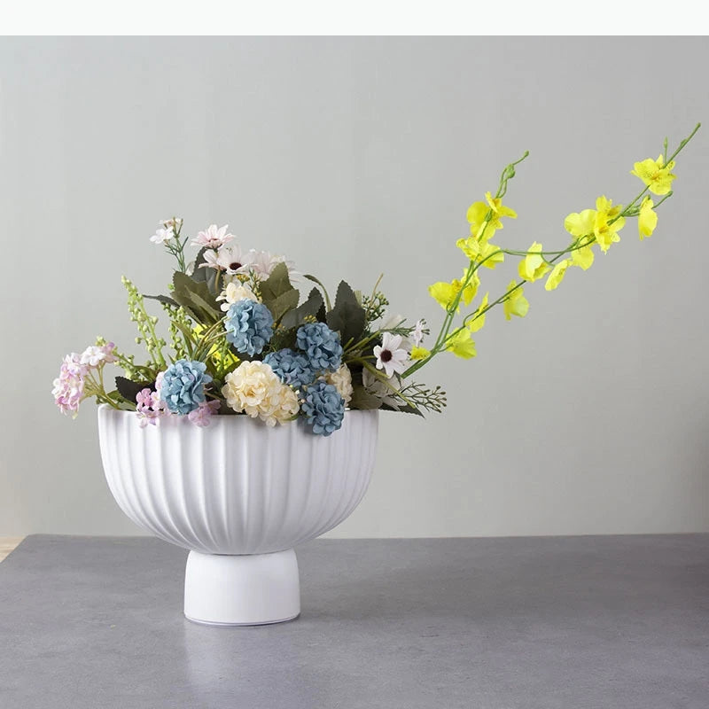 vase moderne blanc noir rayures opalescent table decoration fleurs artificiellements inclusées