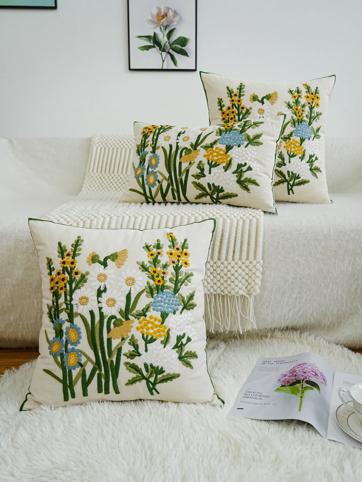 housse coussin brodée motif floral fleurs jaunes bleues beige décoratif siège voiture