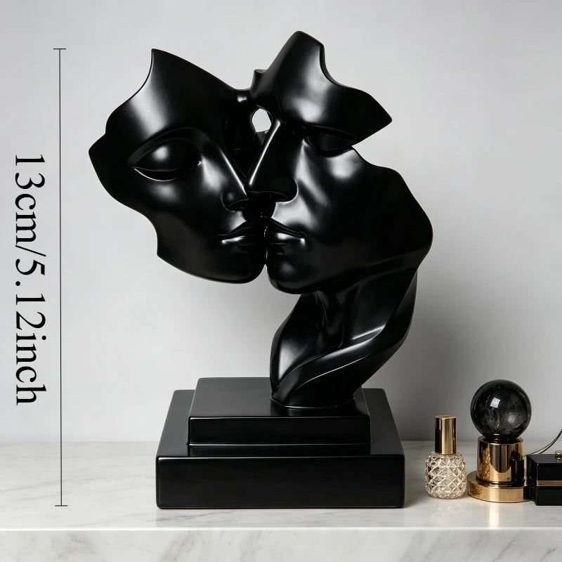 sculpture moderne deux visages enlacés blanc noir doré argenté minimaliste surface lisse socle
