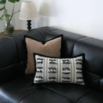 coussin moderne motif rayures beige bordure noire poly coton 45x45cm décoration intérieure sans rembourrage