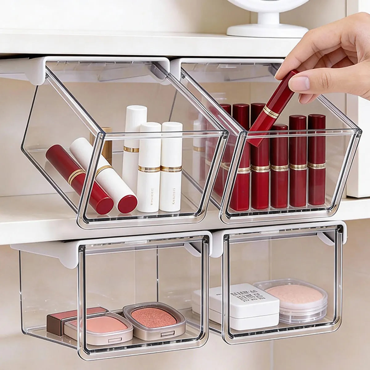 boîte rangement transparente cosmétiques moderne minimaliste adhésive éponge maquillage brosse crèmes lotions trousse beauté