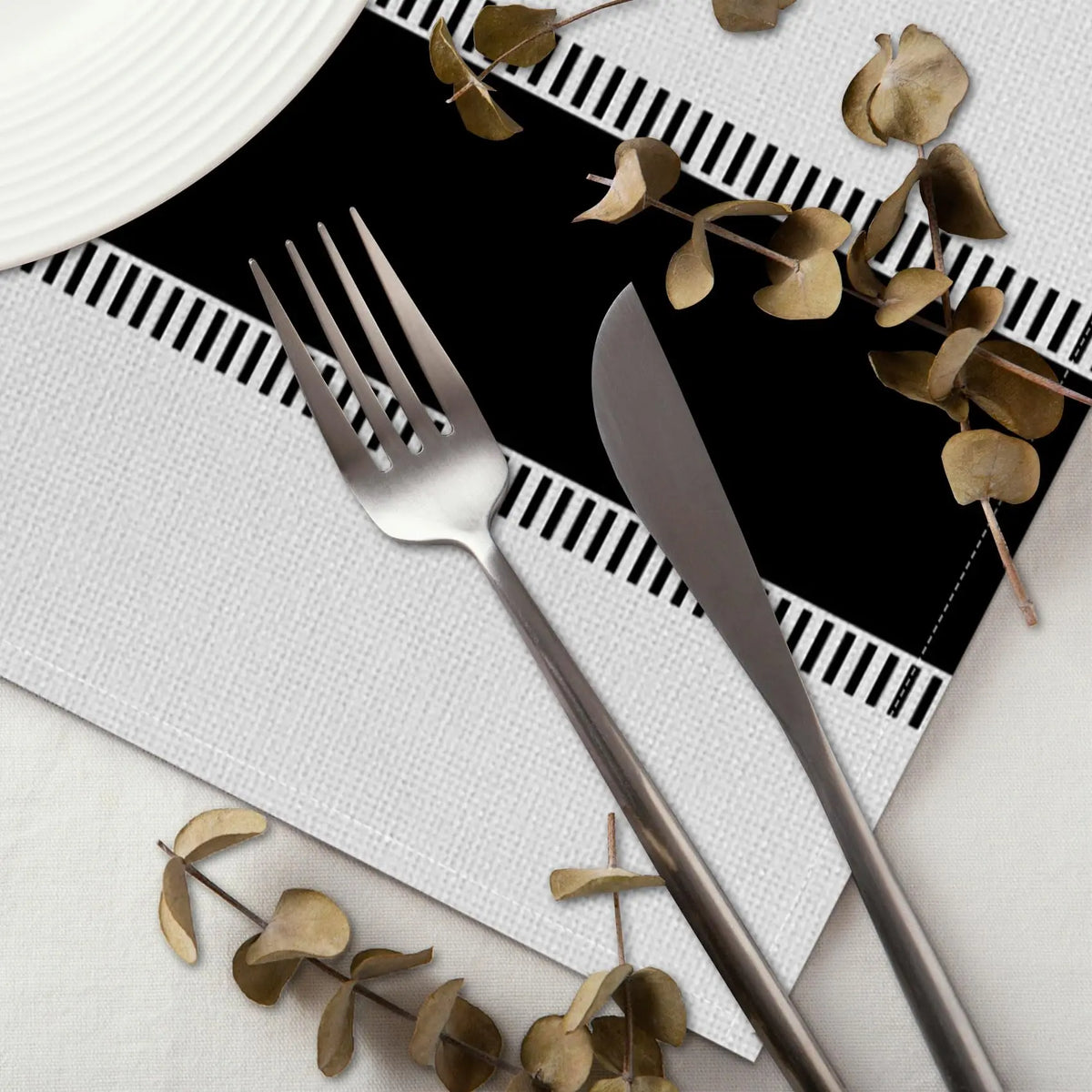 tapis table moderne blanc noir rayures lin respectueux environnement 30x45cm