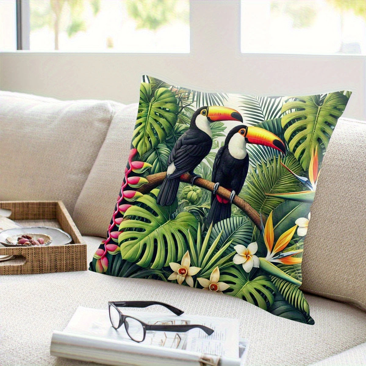 housse coussin motif toucan jungle feuilles exotiques fleurs moderne noir blanc vert jaune rose