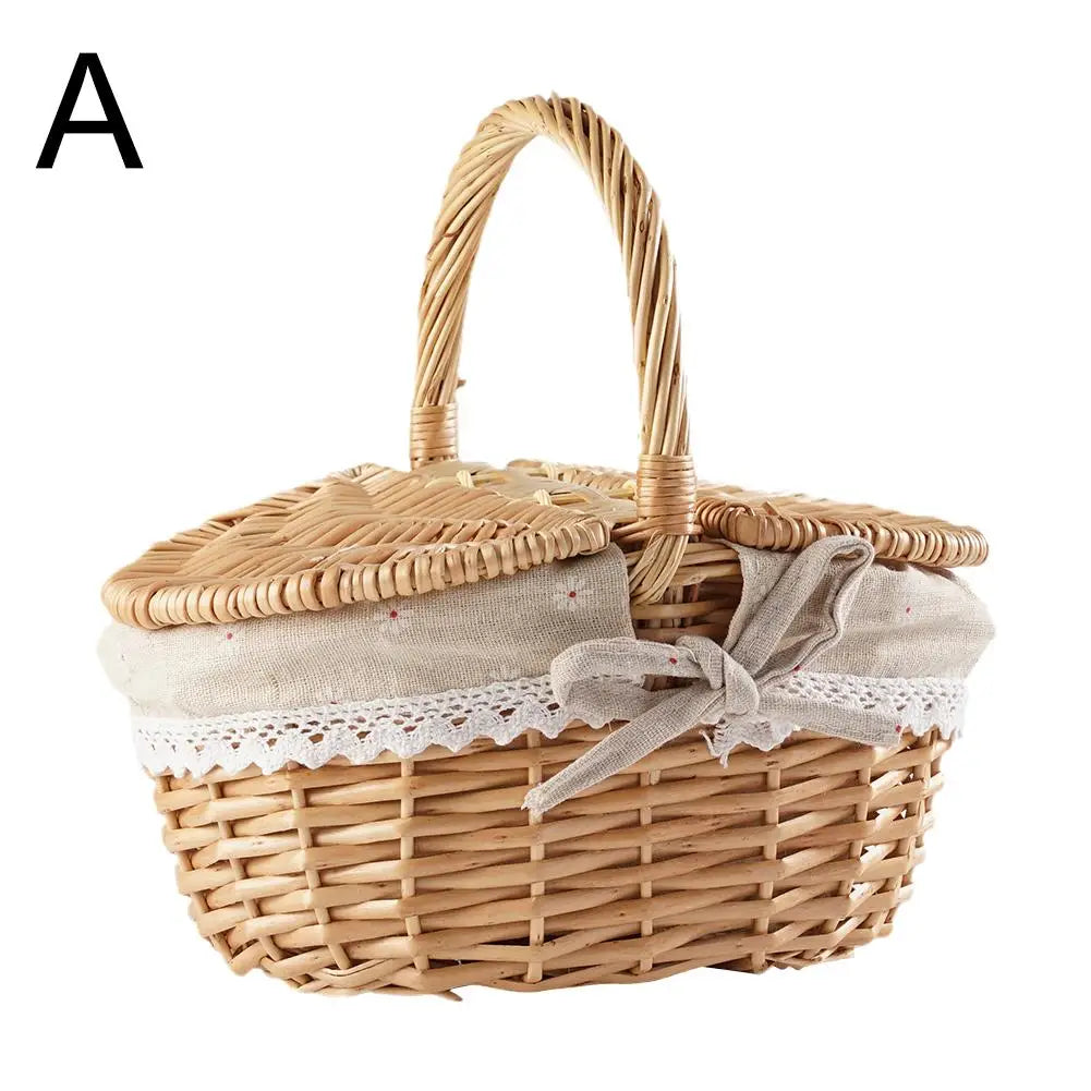 panier tressé osier rustique couvercle double pique nique provisions muffins brioche nappe carreauxextérieur rangement