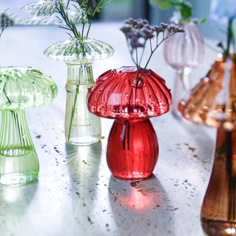 vase moderne verre coloré rayures vertes rouges jaunes dorés décoration