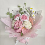 bouquet fleurs tricotées main blanc rose vert artisanal intérieur mariage anniversaire