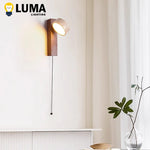 lampe murale moderne minimaliste bois texturé abatjour opaque orientable fixée mur