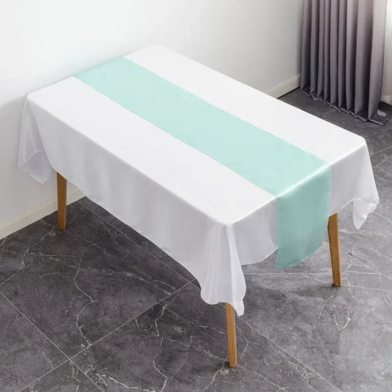 table chemin table uni moderne rouge blanc jaune doré bleu roi beigeclair opacité saisonmariages