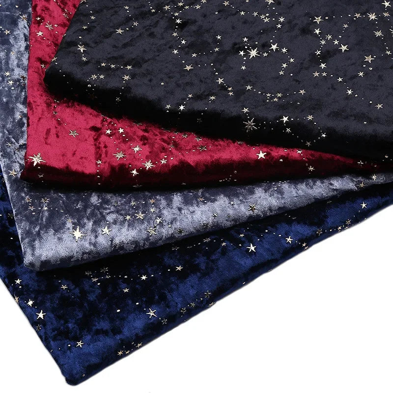 tissu velours étoiles dorées polyester spandex rouge violet bleu noir fond velouté opaquet couture