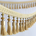 ruban brodé pompons rouge doré classique élégant blanc marron gris décoration artisanal bricolage