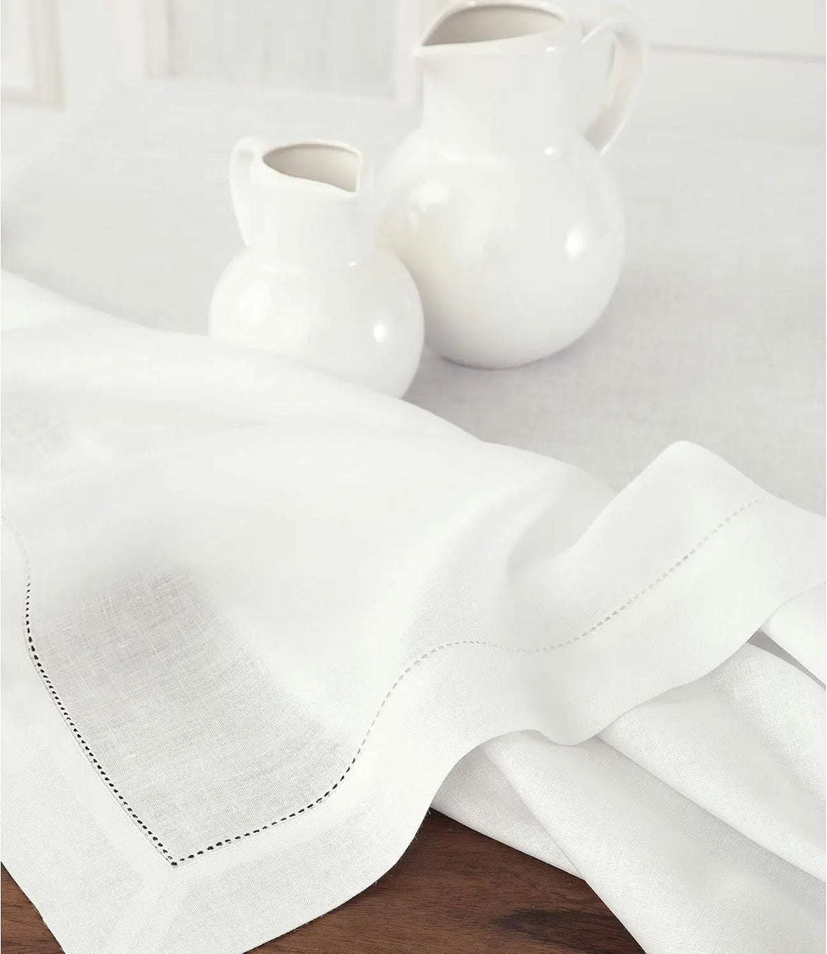 nappe lin blanc bordure festonnée table rectangulaire lavable machine simple élégant rustique minimaliste