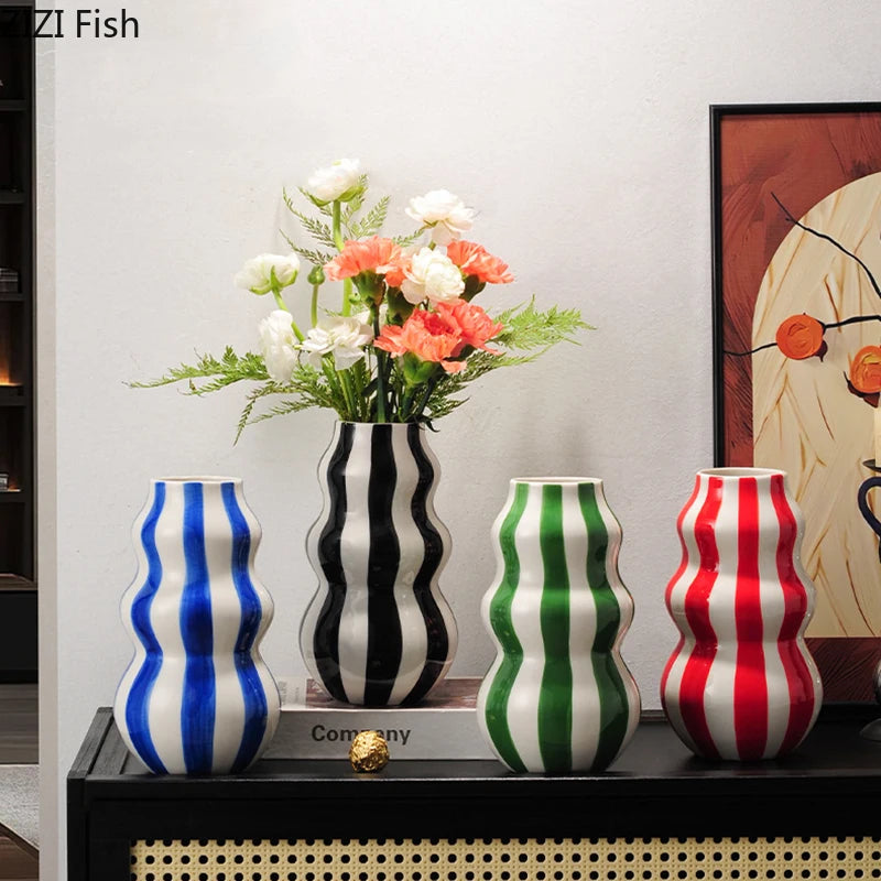 Vases modernes céramique rayures colorées bleu blanc vert rouge jaune
