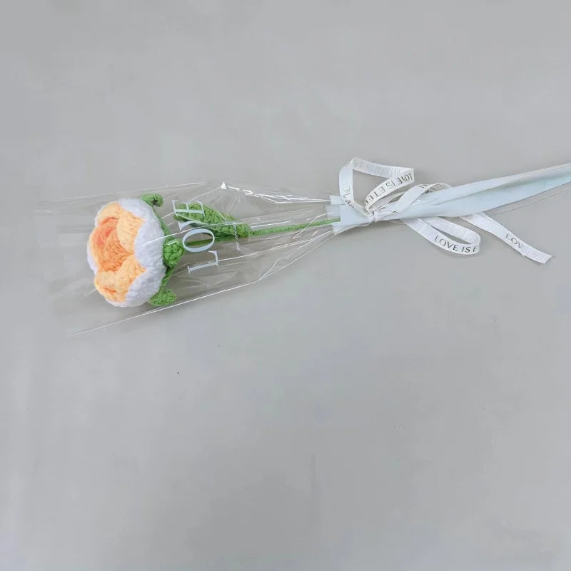 bouquet fleurs tricotées rouge jaune rose vert blanc anniversaire mariage décoration intérieure artisanal creative