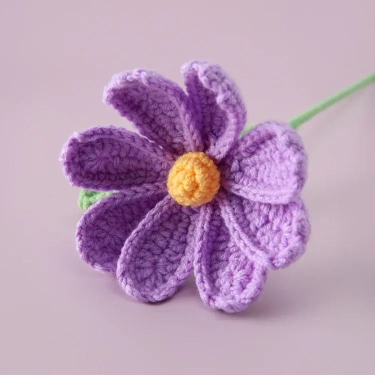 bouquet fleurs artificielles tricotées violet blanc rouge bleu orange artisanal intérieur decoration