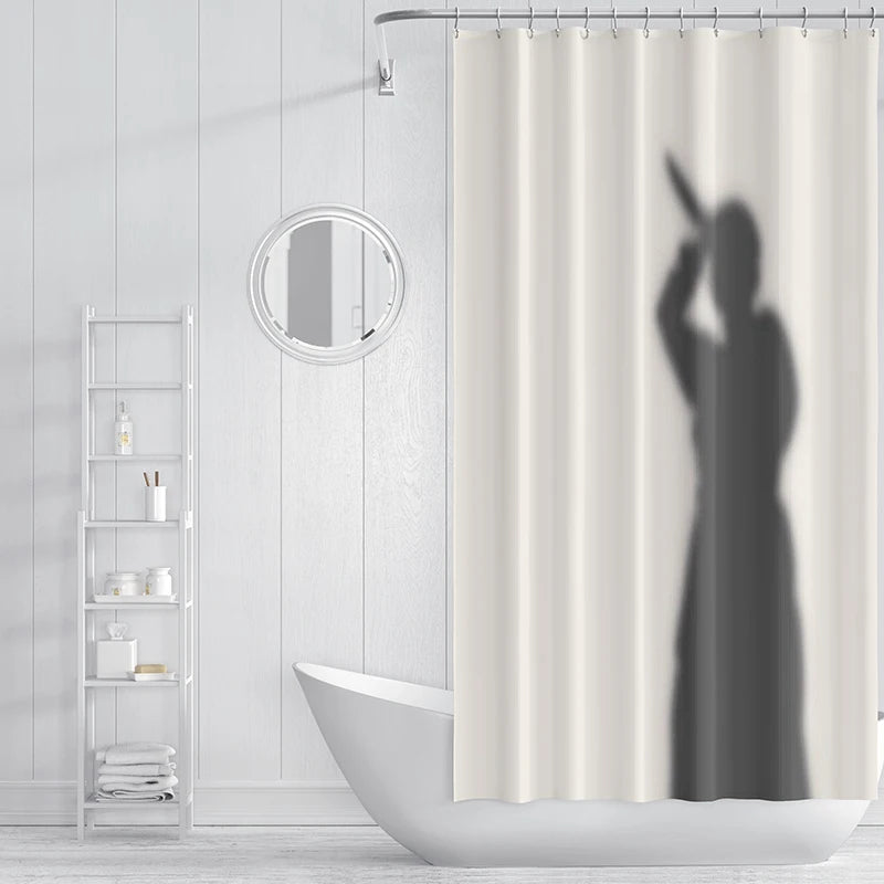 rideau douche moderne beige personne levant main crochets respectueux environnement polyester