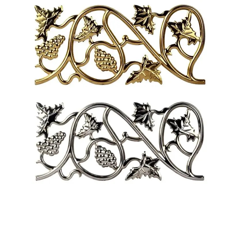 ornement métallique doré floral art nouveau baroque fixations invisiblesextérieur maison deco porte fleuri geometrique