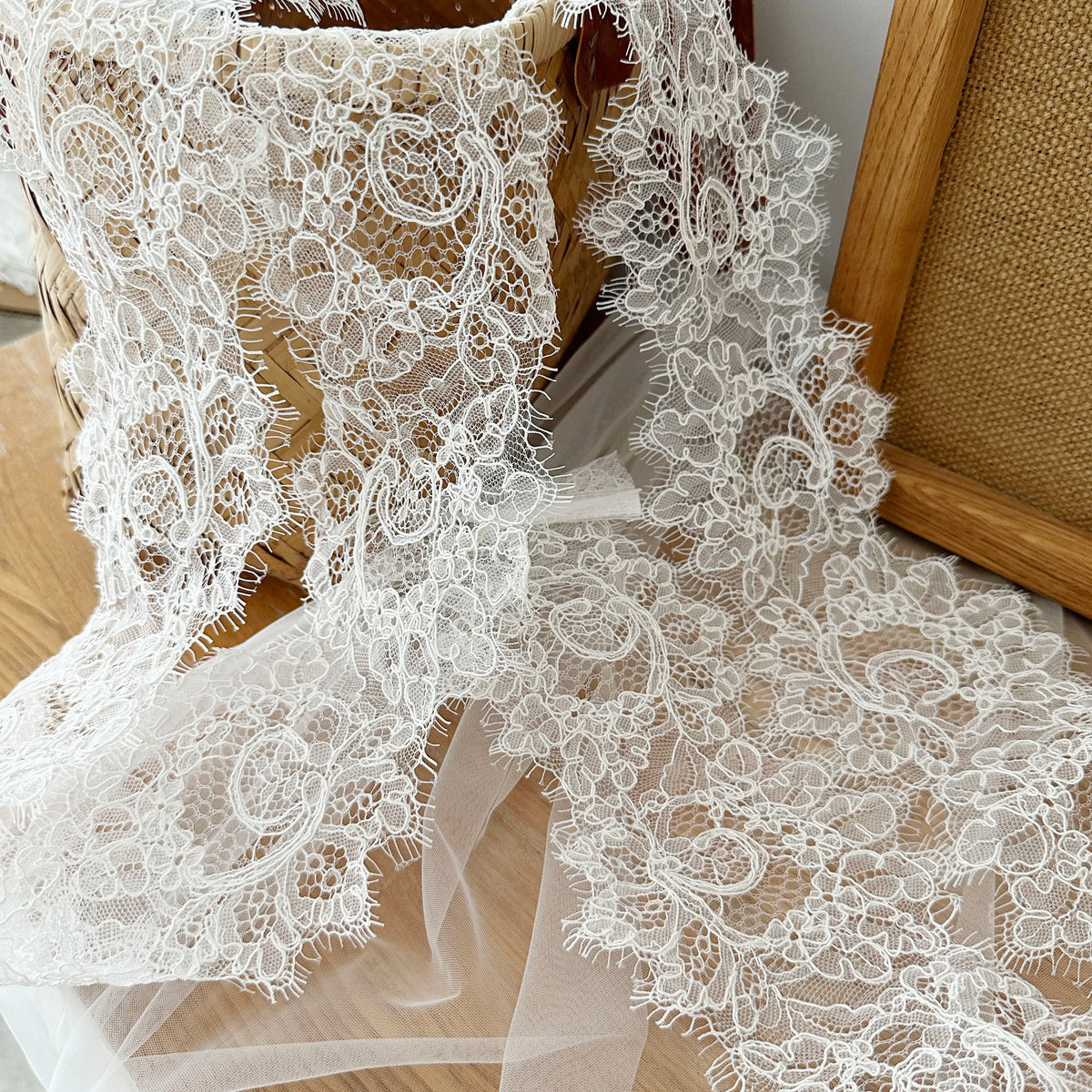 dentelle blanche floral fine tissu adhésif mariage robe cérémonie classique 3mètres translucent brodée