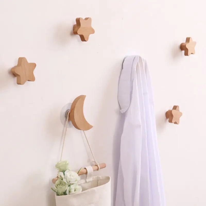porte couverts étoile lune minimaliste bois adhésif naturel simple déco chambre enfant