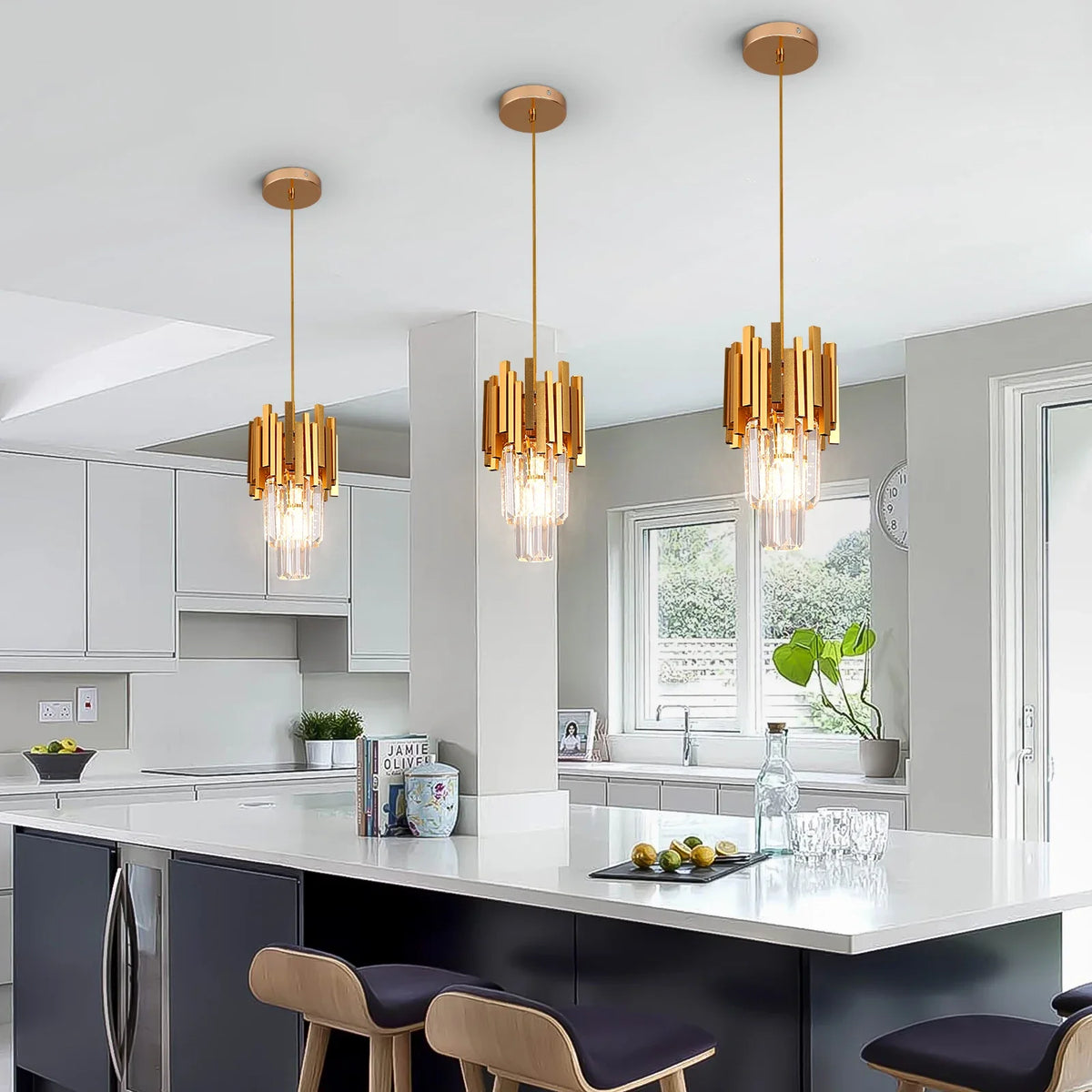 suspension lumineuse moderne or noir cristal led rayures horizontales verre transparent élègante chaîne métallique