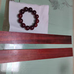 bracelet rouge foncé traditionnel bricolage artisanal do it yourself matériaux sculpture haut densité
