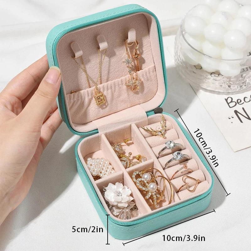 boîte bijoux velours beige portable moderne zippée rose blanche verte