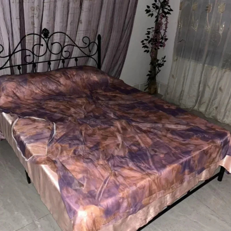 couverture lit floral rose violet marron semi transparent satinée décoration romantique oreillers assortis aspect