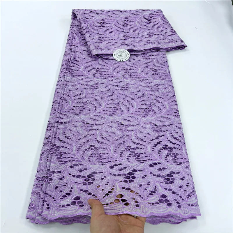 tissu dentelle coton blanc motifs floraux broderie strass robe couture luxe