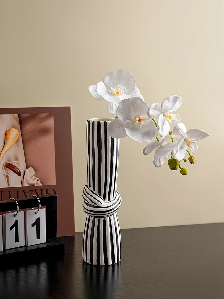vase céramique nœud rayé noir blanc sculpture miroir moderne géométrique ornement décointérieur
