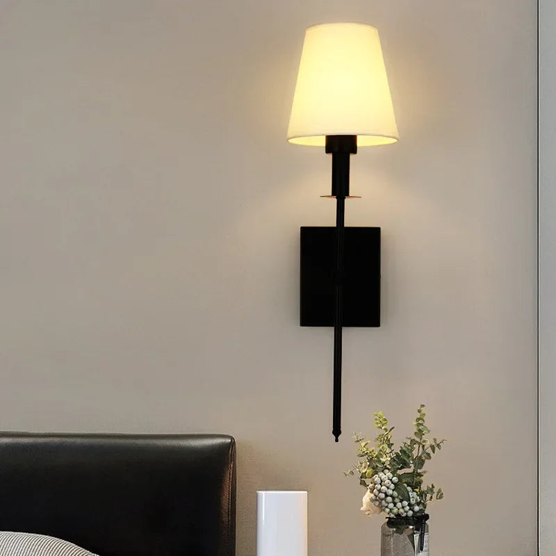 lampes murales modernes coniques noires or abat jour blanc flux lumineux 249 2000
