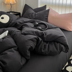 Taies d'oreiller assorties à la housse de couette noire