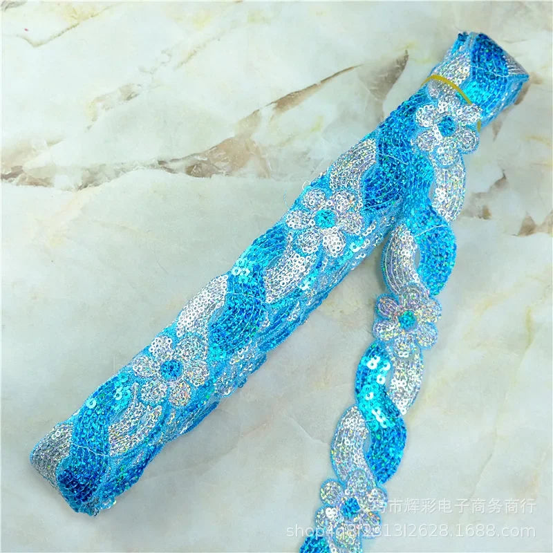 ruban décoratif dentelle sequins fleurs 4cm bleu vert rouge rose or argent partie