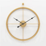 Horloge murale métallique silencieuse de 80 cm vue de près