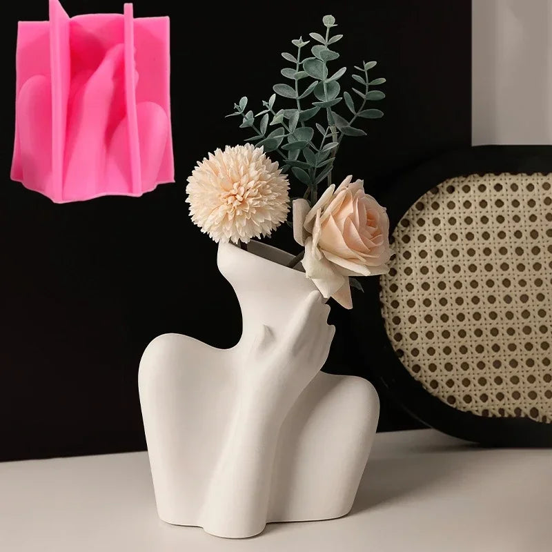 vase silicone forme buste humain blanc rose marron visage stylisé moderne