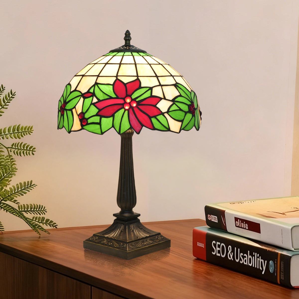lampe table tiffany fleurs stylisées motifs géométriques vert rouge beige
