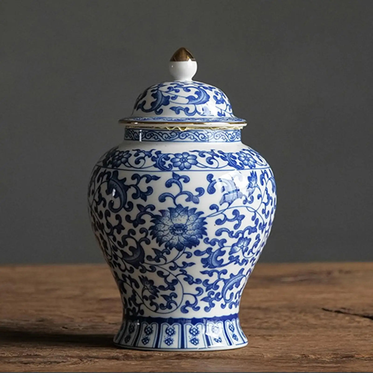 pot épices céramique blanc bleu fleurs traditionnel couvercle vase décoration table centerpiece